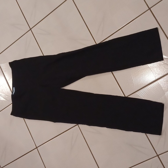 4/$80 Black Pull-on Dress Pants - Size 2P - Picture 2 of 7